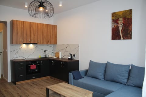 Kitchen or kitchenette, Seating area