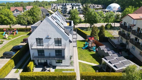 Property building, Neighbourhood, Natural landscape, Bird's eye view, Garden view, Street view