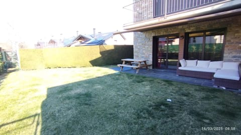 Patio, Day, Garden, Garden view