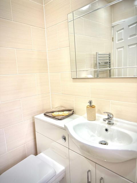 Cozy getaway in heart of warwick Apartment in Warwick