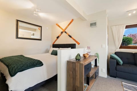 Bed, Seating area, Bedroom