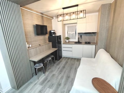 TV and multimedia, Kitchen or kitchenette, Living room, Seating area