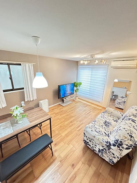 Living room, Photo of the whole room