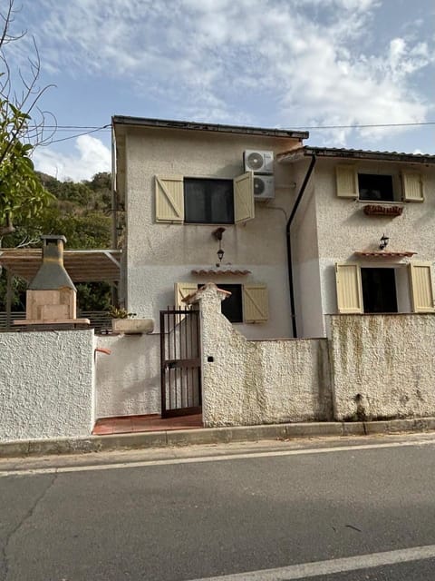 MASUA HOUSE PRESTIGE-two minutes from the sea House in Sardinia