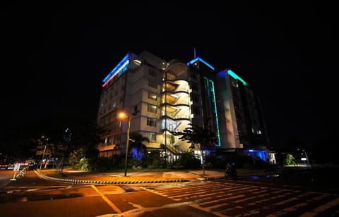 Property building, Facade/entrance, Night