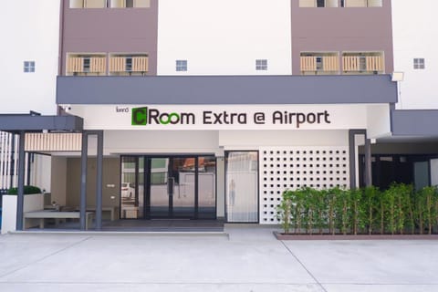 Property building, Facade/entrance, Property logo or sign