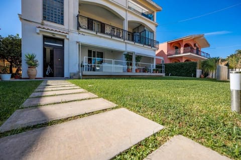 Property building, Day, Garden, Garden view