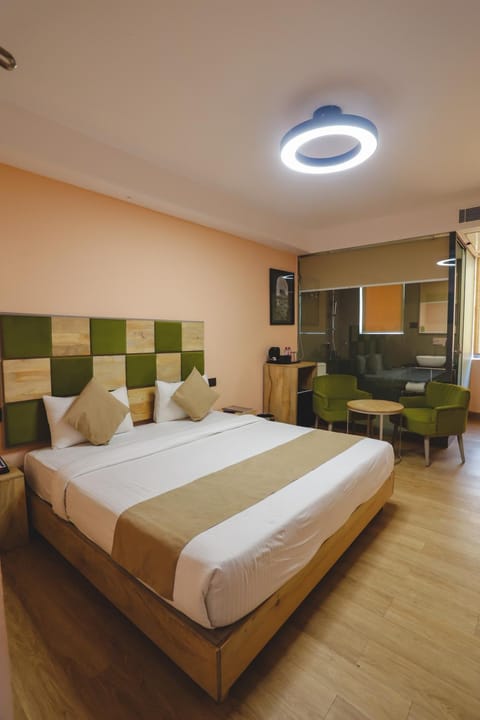 Bed, Seating area, Bedroom