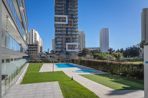 Property building, Spring, People, Natural landscape, Summer, Garden, On site, Guests, Pool view, Swimming pool, Swimming pool, Location, children, older children, group of guests, Family