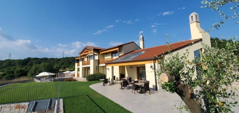 Property building, Balcony/Terrace