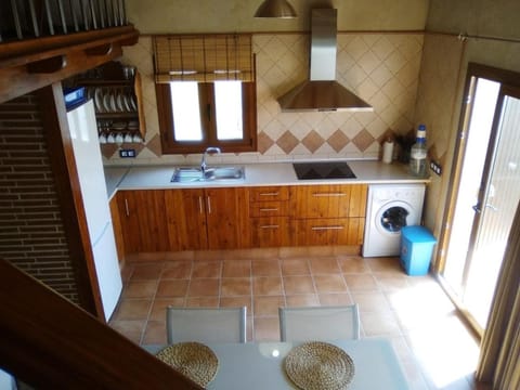 Kitchen or kitchenette, pet friendly, stove