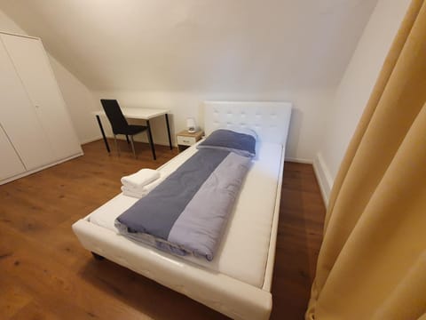 Shower, Toilet, Property building, Spring, Bed, Winter, Summer, Photo of the whole room, Seating area, Bedroom, Communal kitchen, flat iron, furniture, furniture, furniture, heating, heating, internet, internet, internet, soundproof, towels, towels, wardrobe