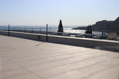 Monika Holiday 5 Lake Garden Apartment in Garda