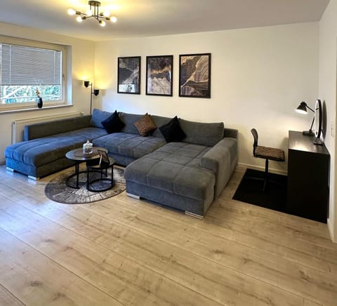 Gemütliche 2 Zimmer Wohnung nahe Köln am Hürth Park Apartment in Cologne