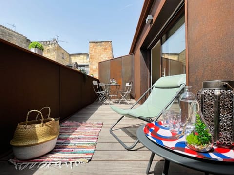 View (from property/room), Balcony/Terrace, Dining area