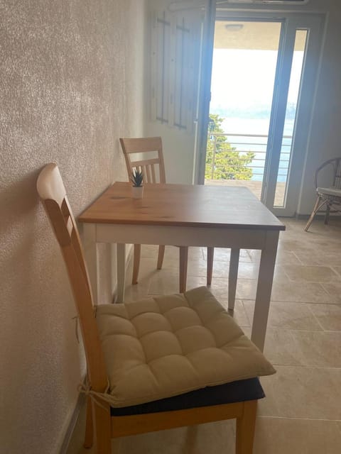 View (from property/room), Seating area, Dining area