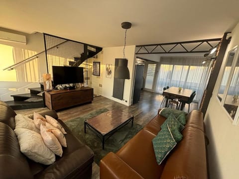 Evasion Verdoyante Vue sur jardin avec balcon et parking Apartment in Montigny-le-Bretonneux