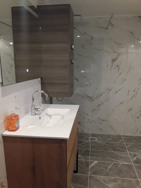 studio vu le jardin Vacation rental in Île-de-France