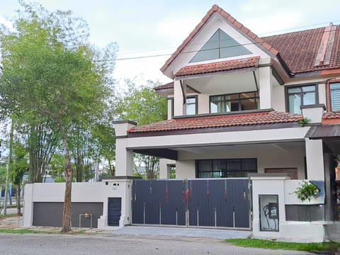 Property building, Street view