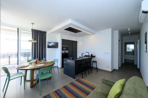 Seating area, kitchen