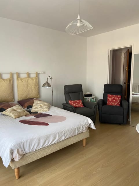 Joli studio avec balcon Apartment in Vendôme