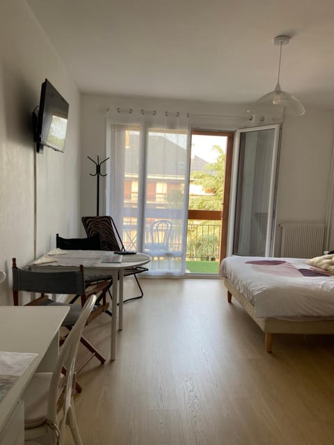 Joli studio avec balcon Apartment in Vendôme