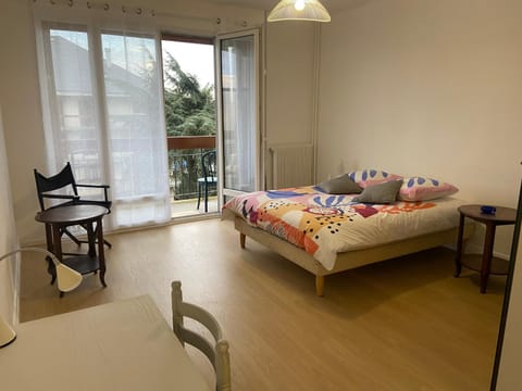 Joli studio avec balcon Apartment in Vendôme