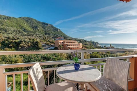Spring, Day, Natural landscape, View (from property/room), Balcony/Terrace, Dining area, Mountain view, Sea view
