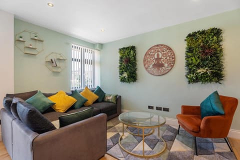 Living room, Decorative detail, Seating area, internet