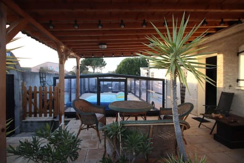 Patio, View (from property/room), Balcony/Terrace, Dining area, Swimming pool