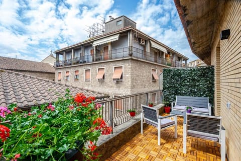 View (from property/room), Balcony/Terrace