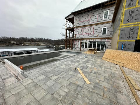 Hidden Valley Paradise Luxurious Lakefront Retreat House in Lake of the Ozarks