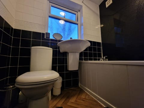 Nice Living Serviced Accommodations 11 House in Coventry