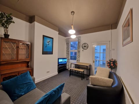 Nice Living Serviced Accommodations 11 House in Coventry