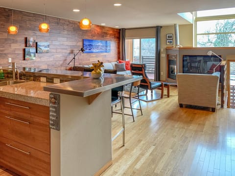 Urban Loft 30 day minimum House in Hood River