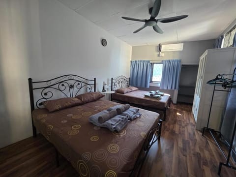 Bed, Bedroom, towels, wardrobe