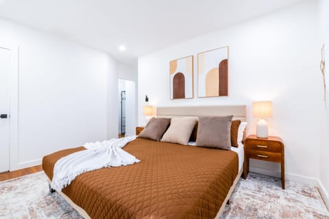 Bed, Photo of the whole room, Bedroom, towels, wardrobe