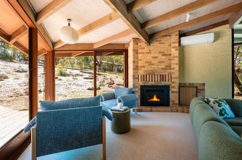 Living room, Seating area, fireplace
