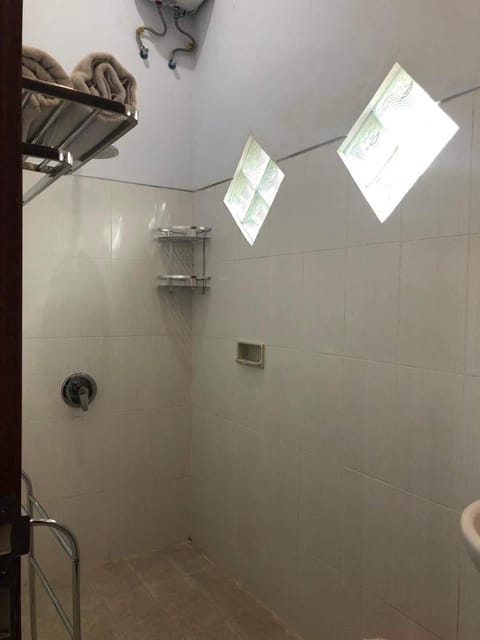 Cheerful - Bedroom Bed and Breakfast in Abang