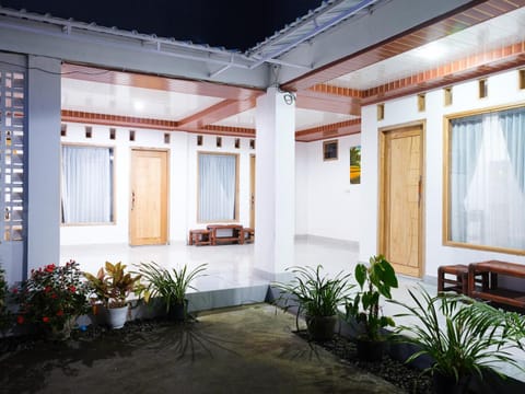 Property building, Garden, Garden view