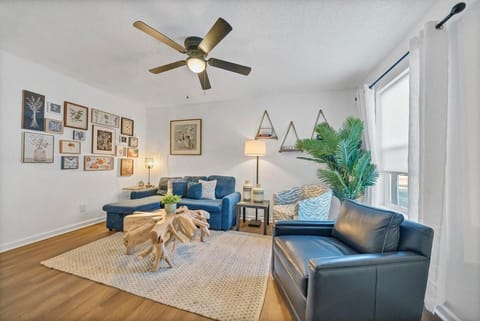 Chic & Modern 2BD Near CAE House in Cayce