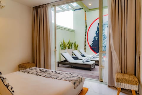Bedroom, Pool view