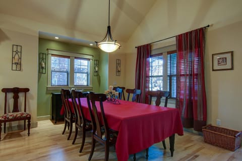 Wild Meadow House in Bend