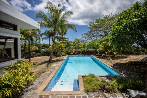 Spring, Day, Garden, Garden view, Pool view, Swimming pool, sunbed