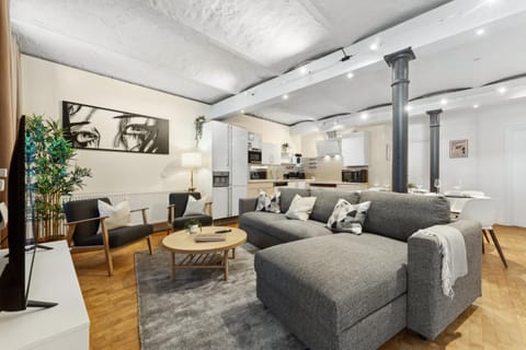 TV and multimedia, Kitchen or kitchenette, Living room