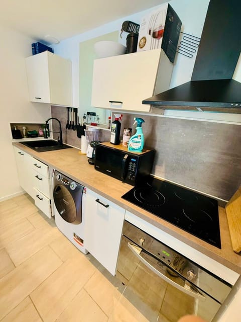 Coffee/tea facilities, Kitchen or kitchenette, pet friendly, stove