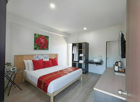 Bed, TV and multimedia, Kitchen or kitchenette, Photo of the whole room, Bedroom, minibar, oven, wardrobe, air conditioner