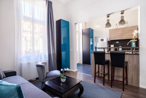 Kitchen or kitchenette, Living room, Dining area