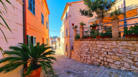 Trilo Torre in centro storico a Numana Apartment in Numana