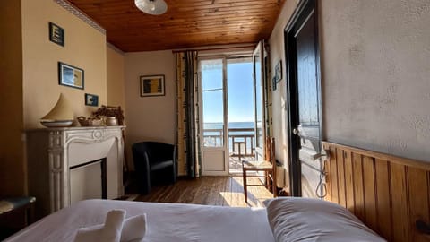 View (from property/room), Balcony/Terrace, Photo of the whole room, Bedroom